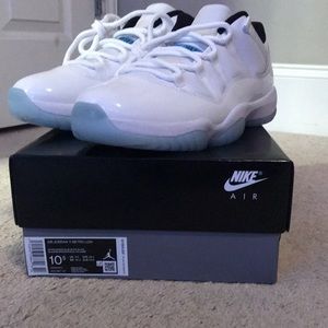Air Jordan 11 lows “Legend Blue”